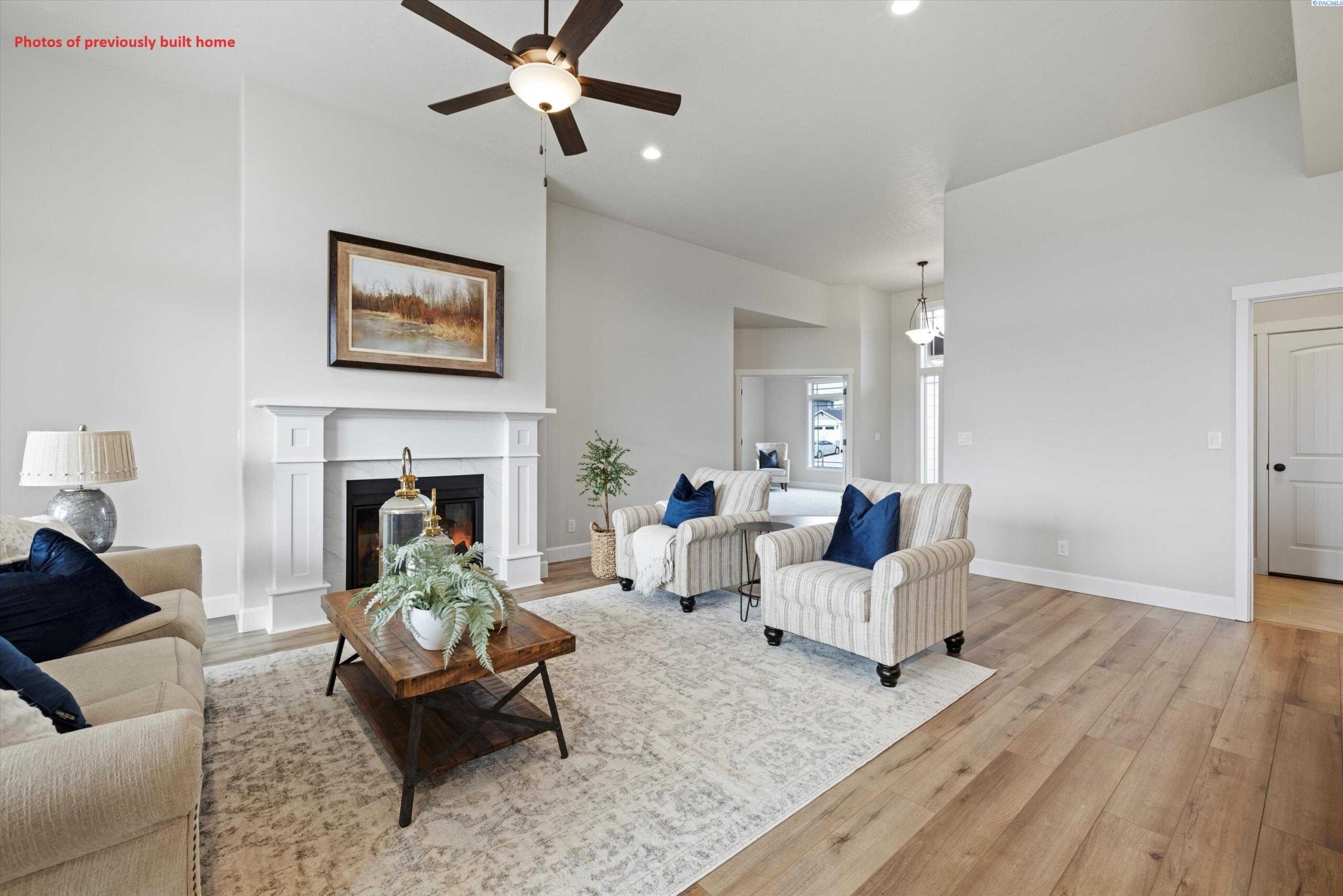 Photo of Newly Listed – 8718 Ashen Dr, Pasco, WA 99301