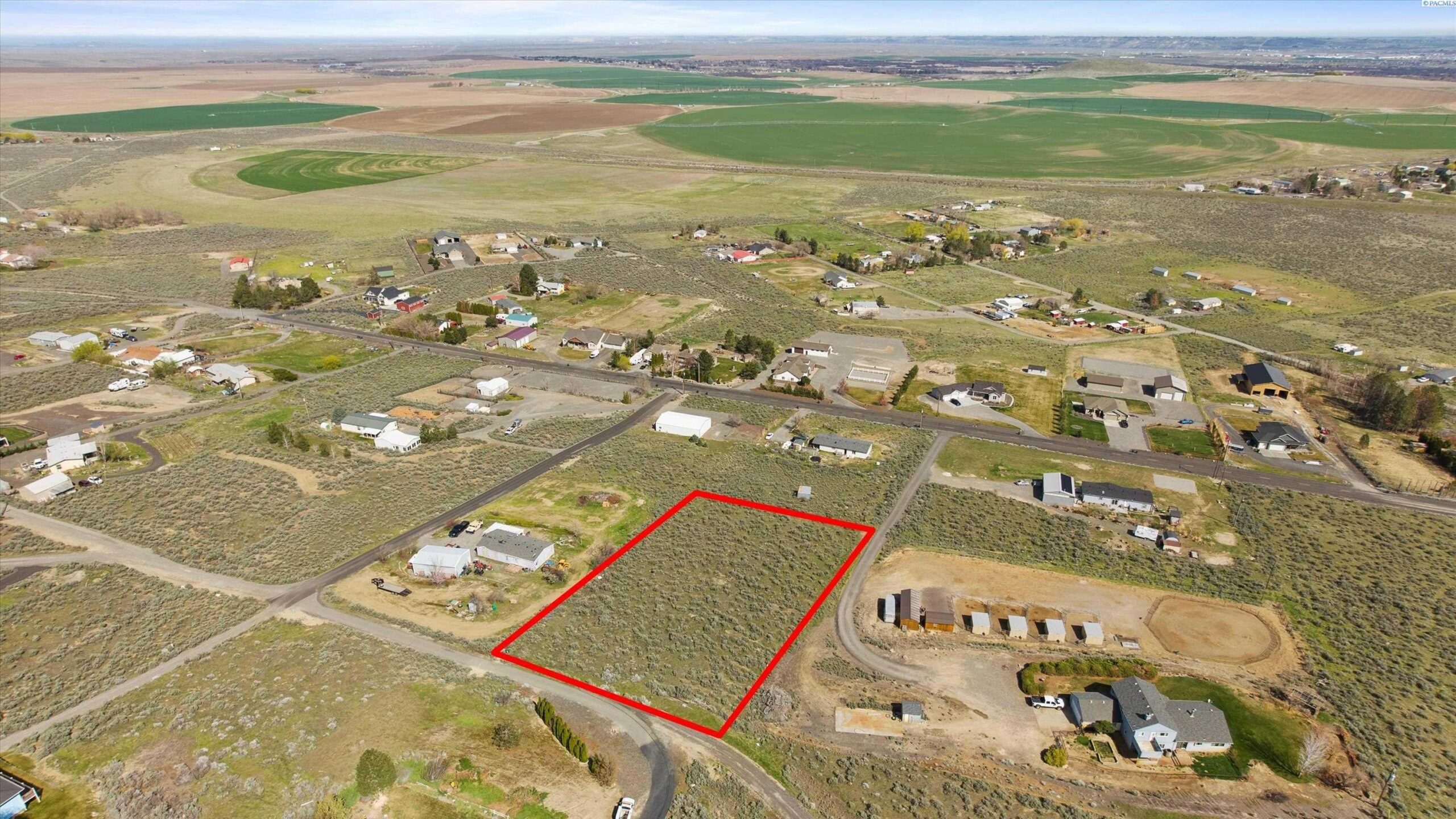 Photo of Newly Listed – 57505 N 339 Pr Ne, Benton City, WA 99320