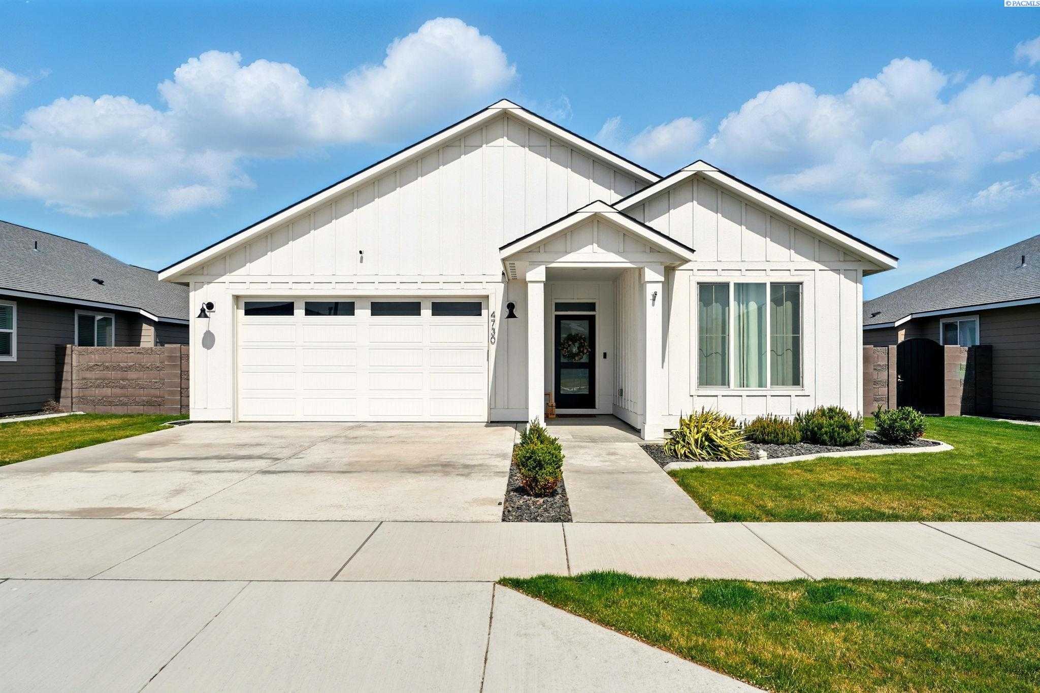 Photo of Newly Listed – 4730 Village View St, Richland, WA 99352