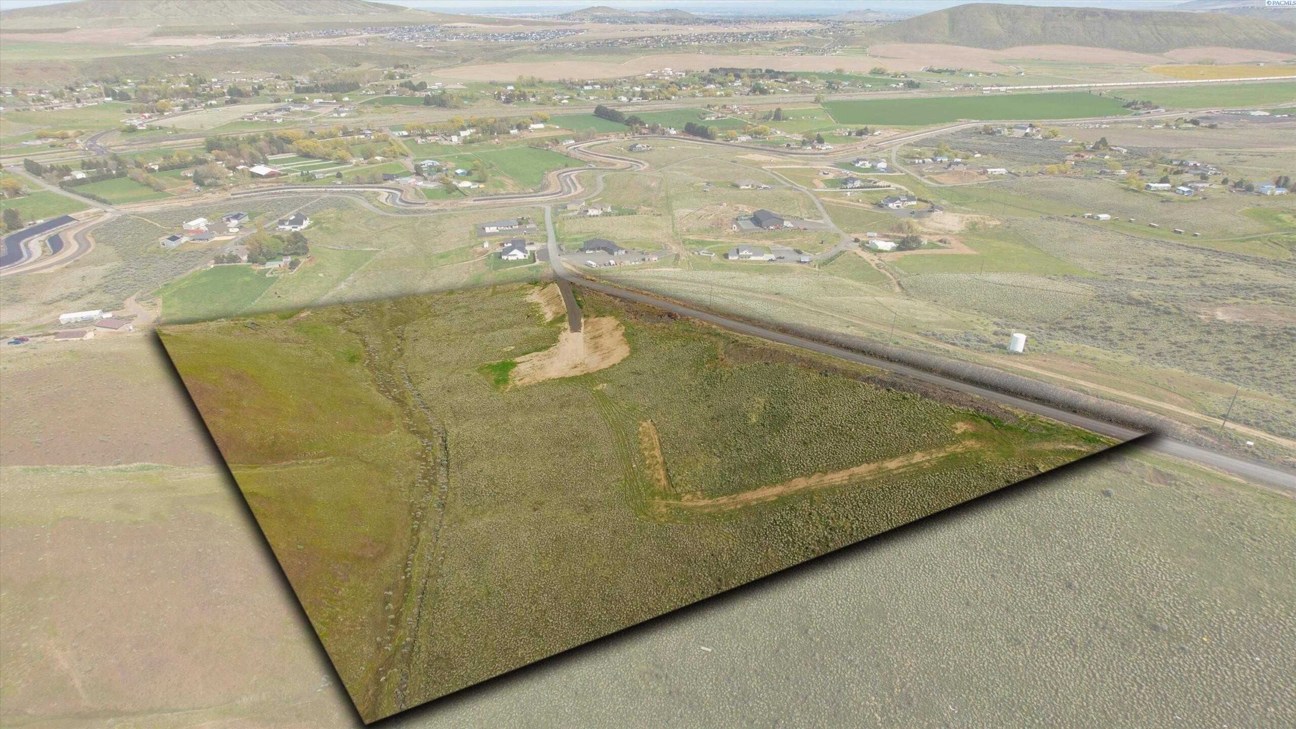 Photo of Newly Listed – 56208 E Taggart Pr Se, Benton City, WA 99320