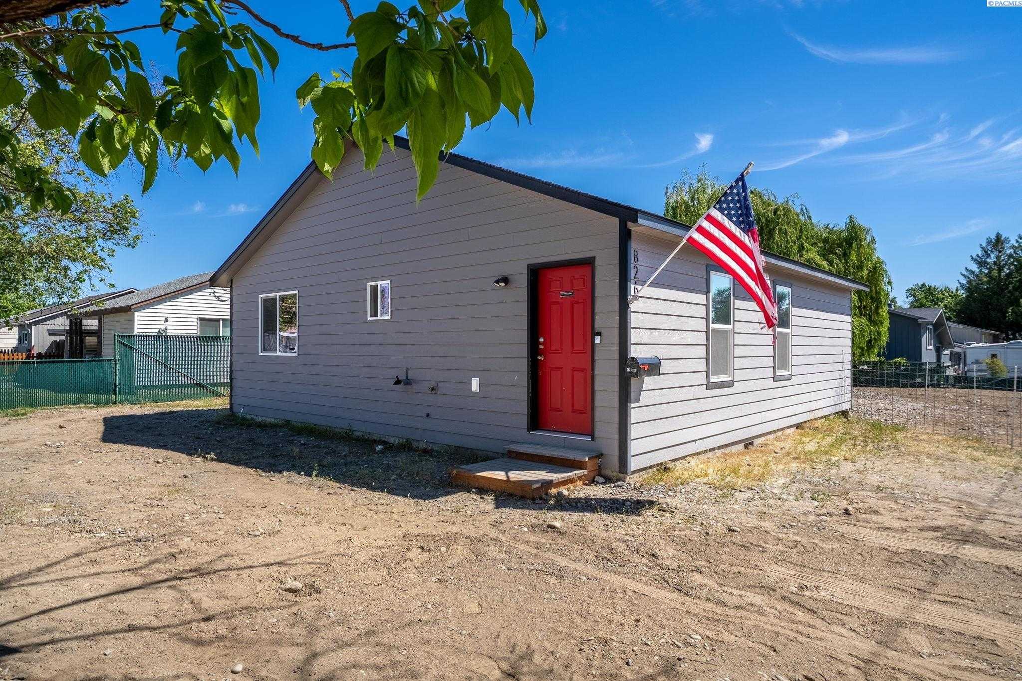 Photo of Newly Listed – 826 Abbot St, Richland, WA 99352