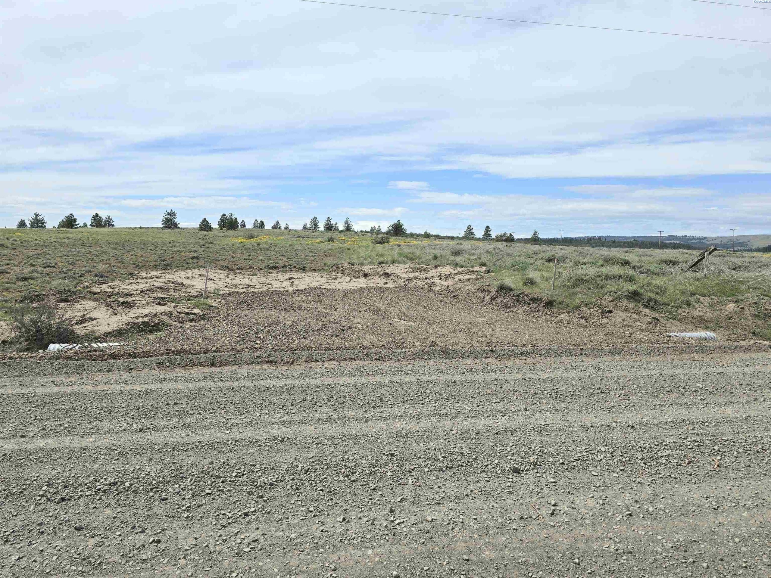 Photo of Newly Listed – 180 Middle Rd, Bickleton, WA 99322