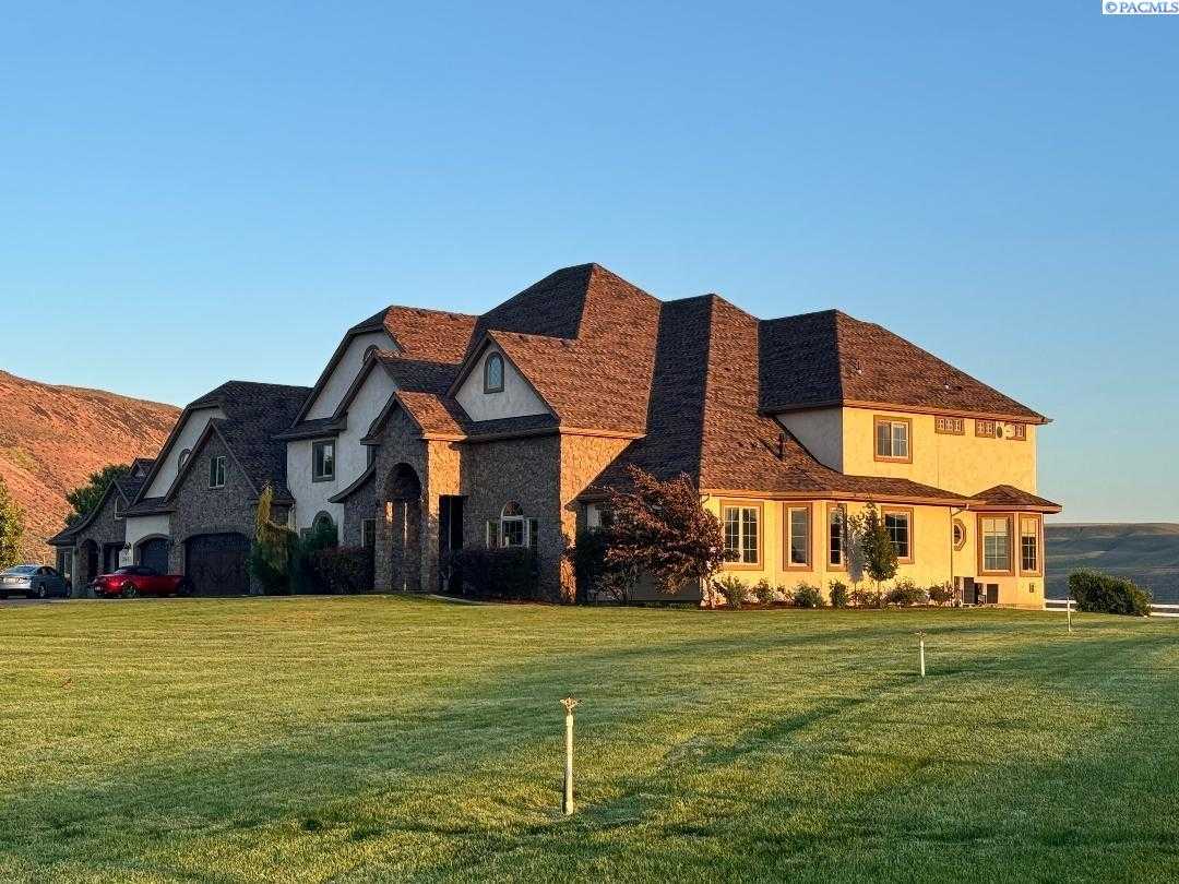 Photo of Newly Listed – 71421 E Sundown Pr Se, Kennewick, WA 99338