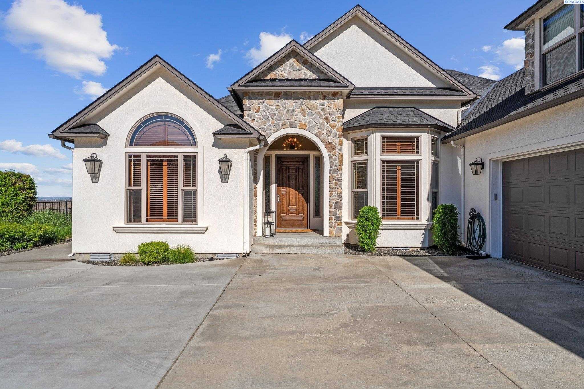 Photo of Newly Listed – 603 Big Sky Dr, Richland, WA 99352