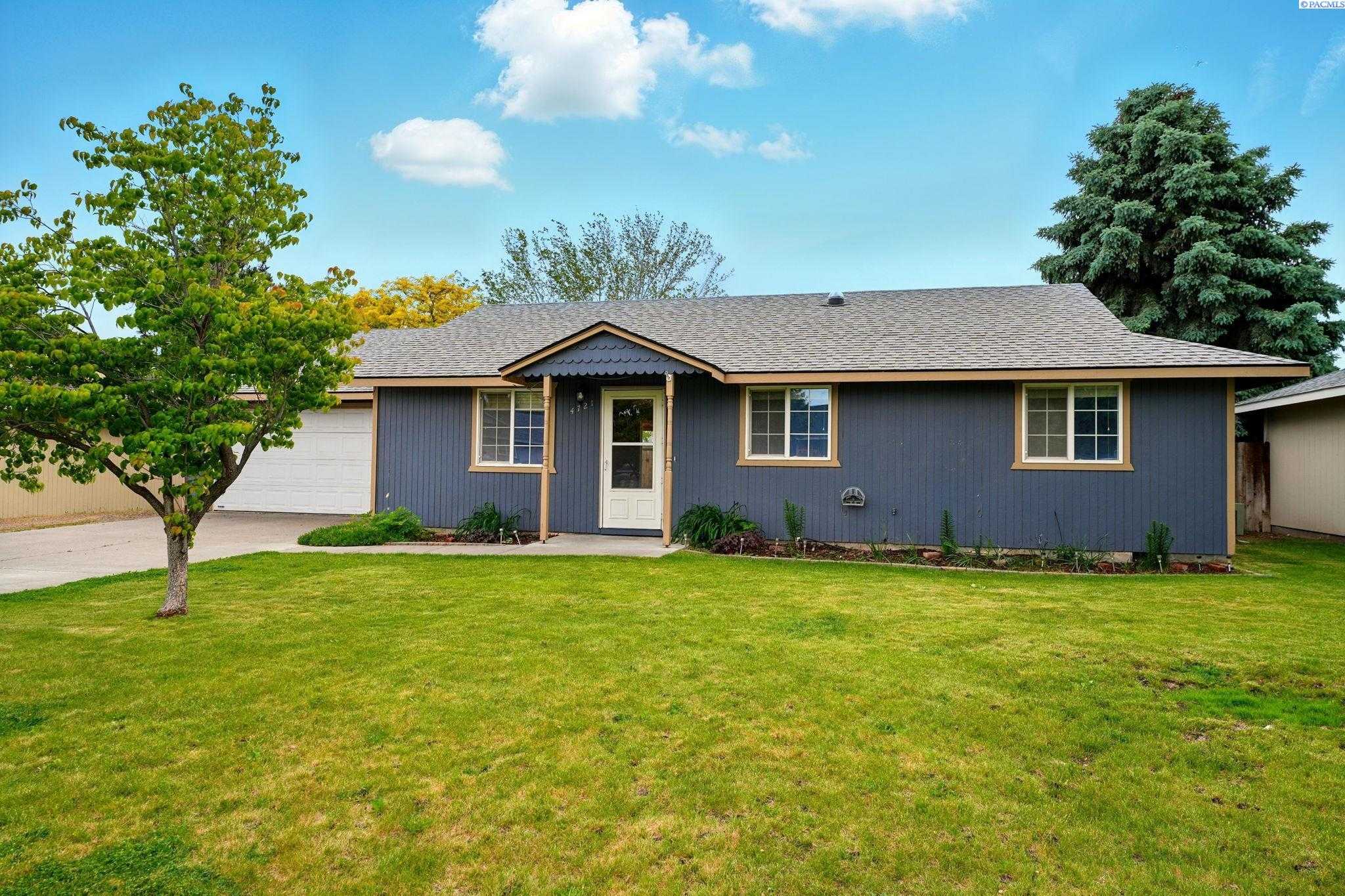 Photo of Newly Listed – 4721 Holly Way, West Richland, WA 99353