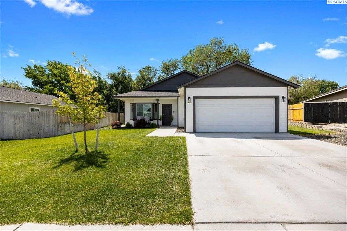 Photo of Newly Listed – 1293 Lucy Ave, Benton City, WA 99320