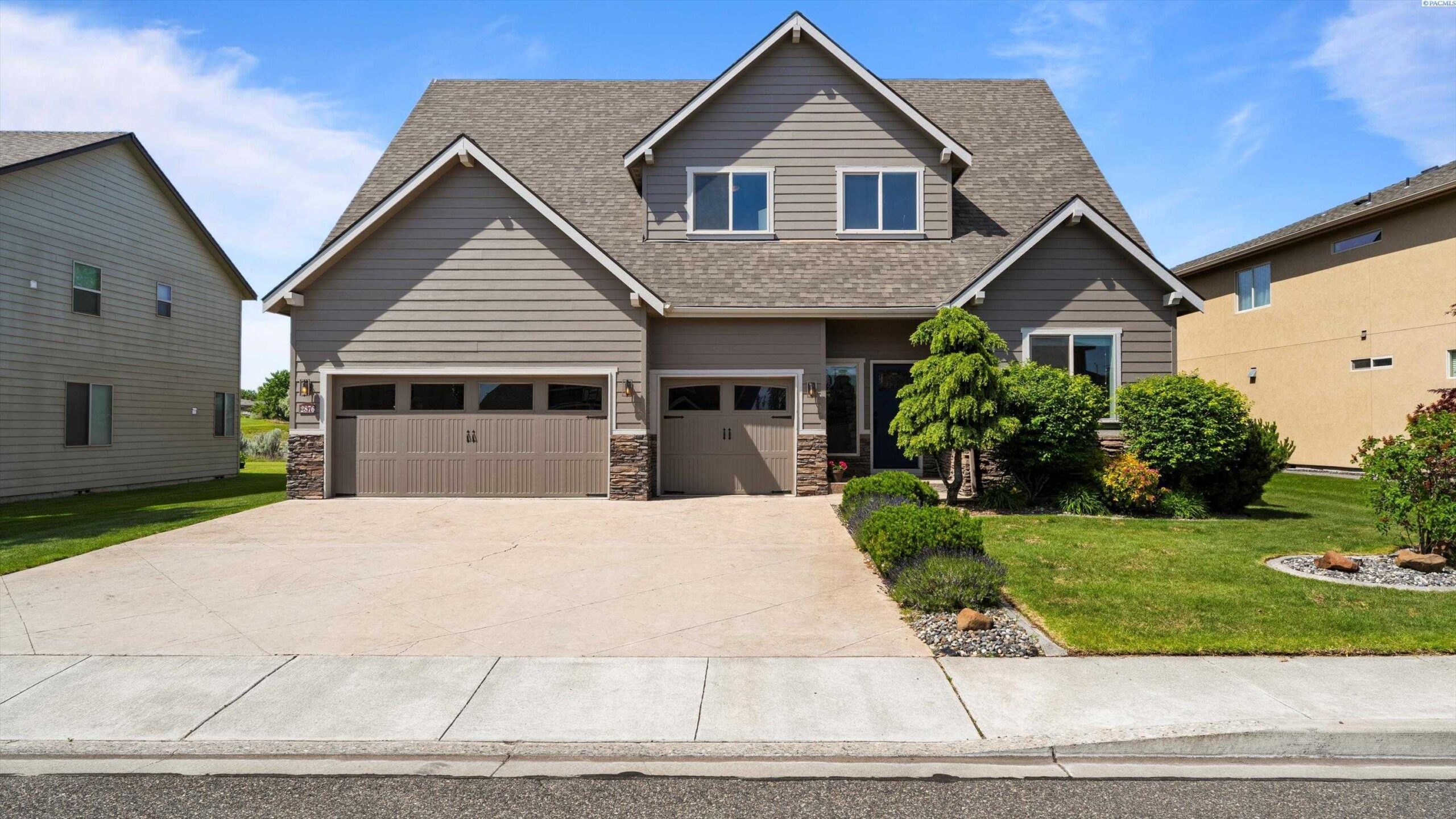 Photo of Newly Listed – 2876 Crosswater Loop, Richland, WA 99354