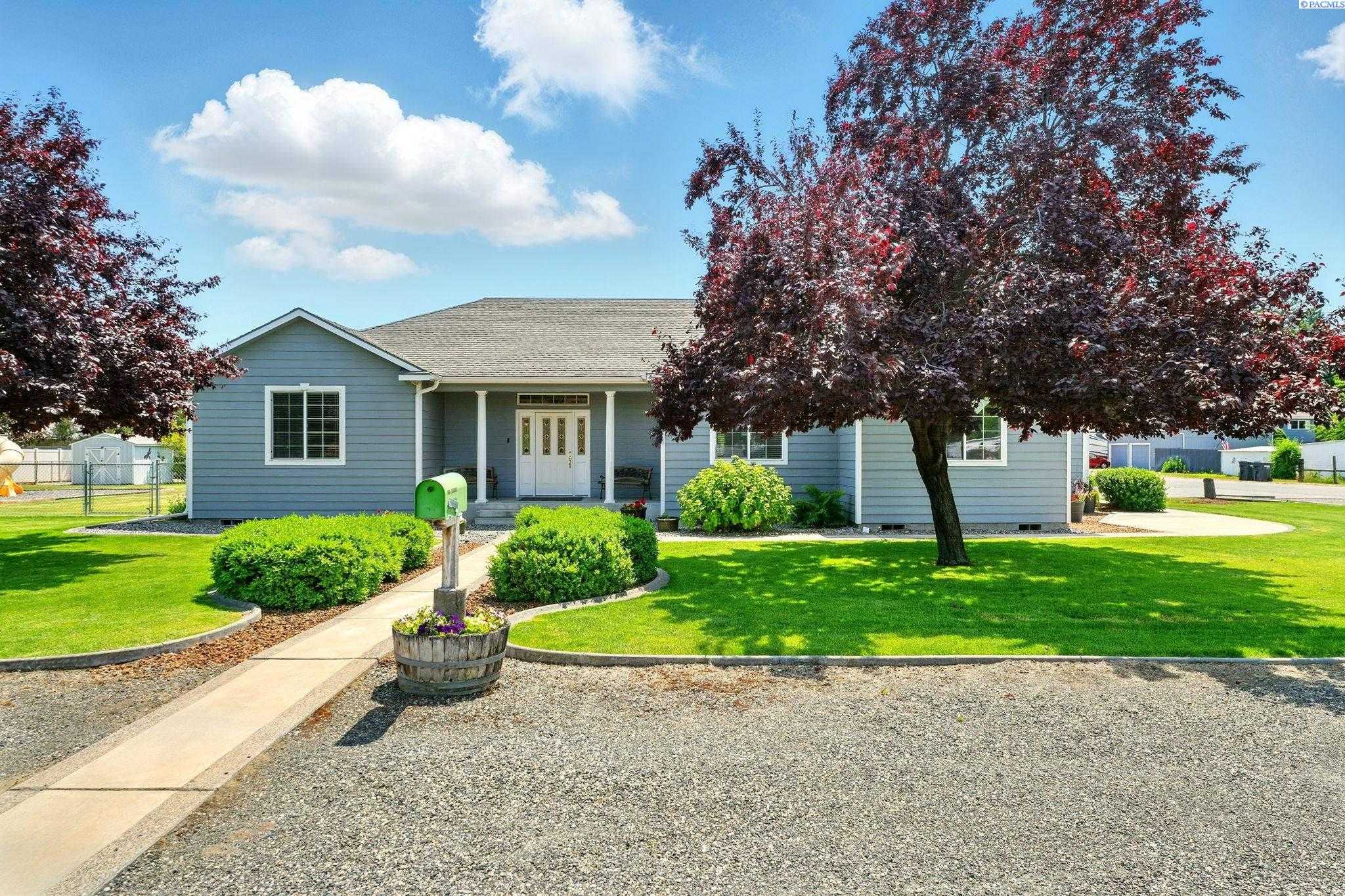 Photo of Newly Listed – 4316 W Dougville, Pasco, WA 99301