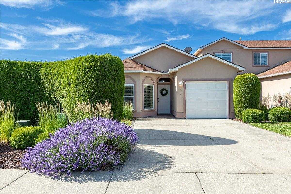 Photo of Newly Listed – 9810 Mia Lane, Pasco, WA 99301