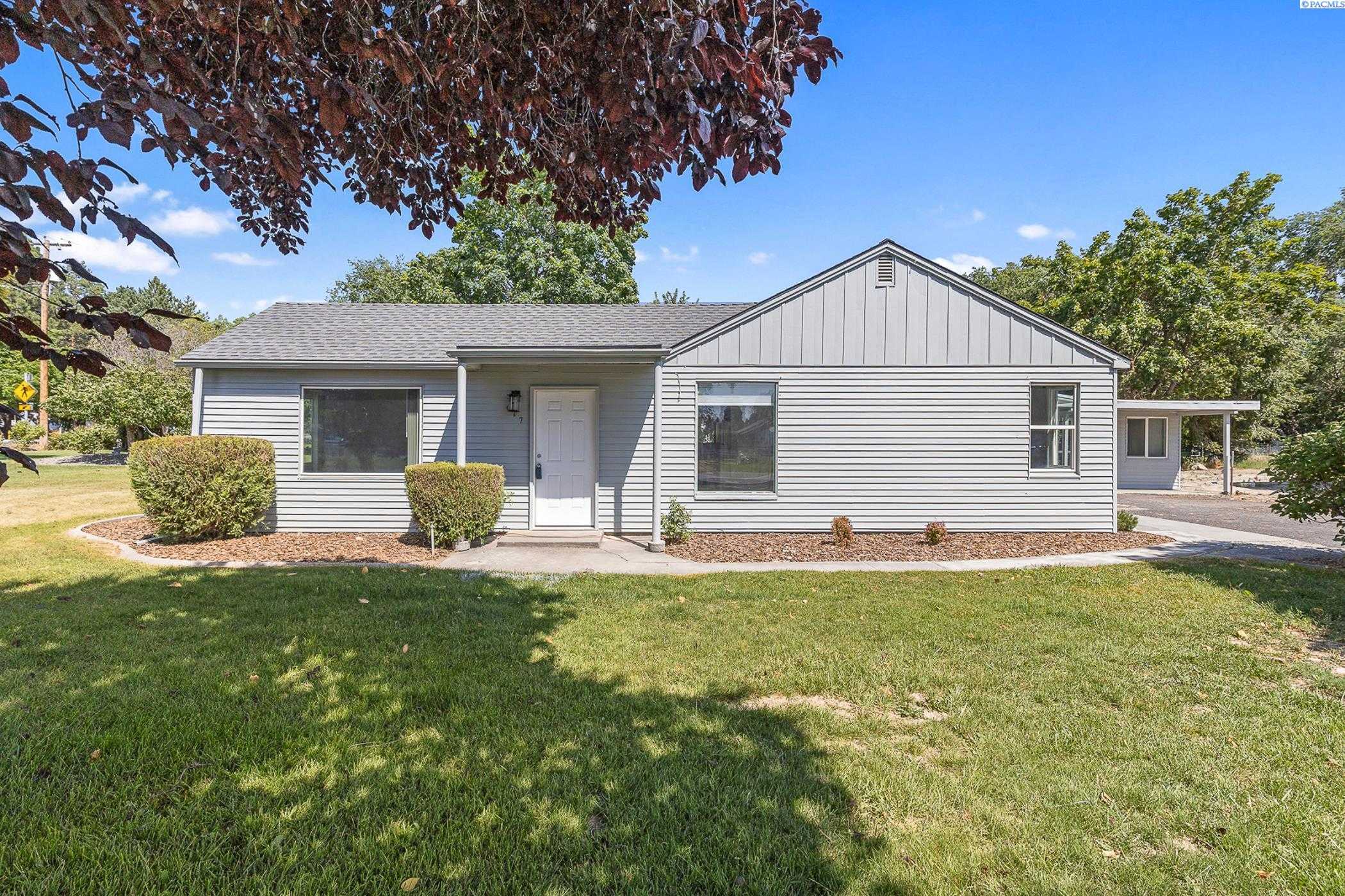 Photo of Newly Listed – 617 N Rd 34, Pasco, WA 99301