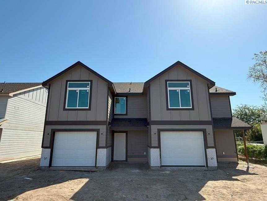 Photo of Newly Listed – 605 N Rd 34, Pasco, WA