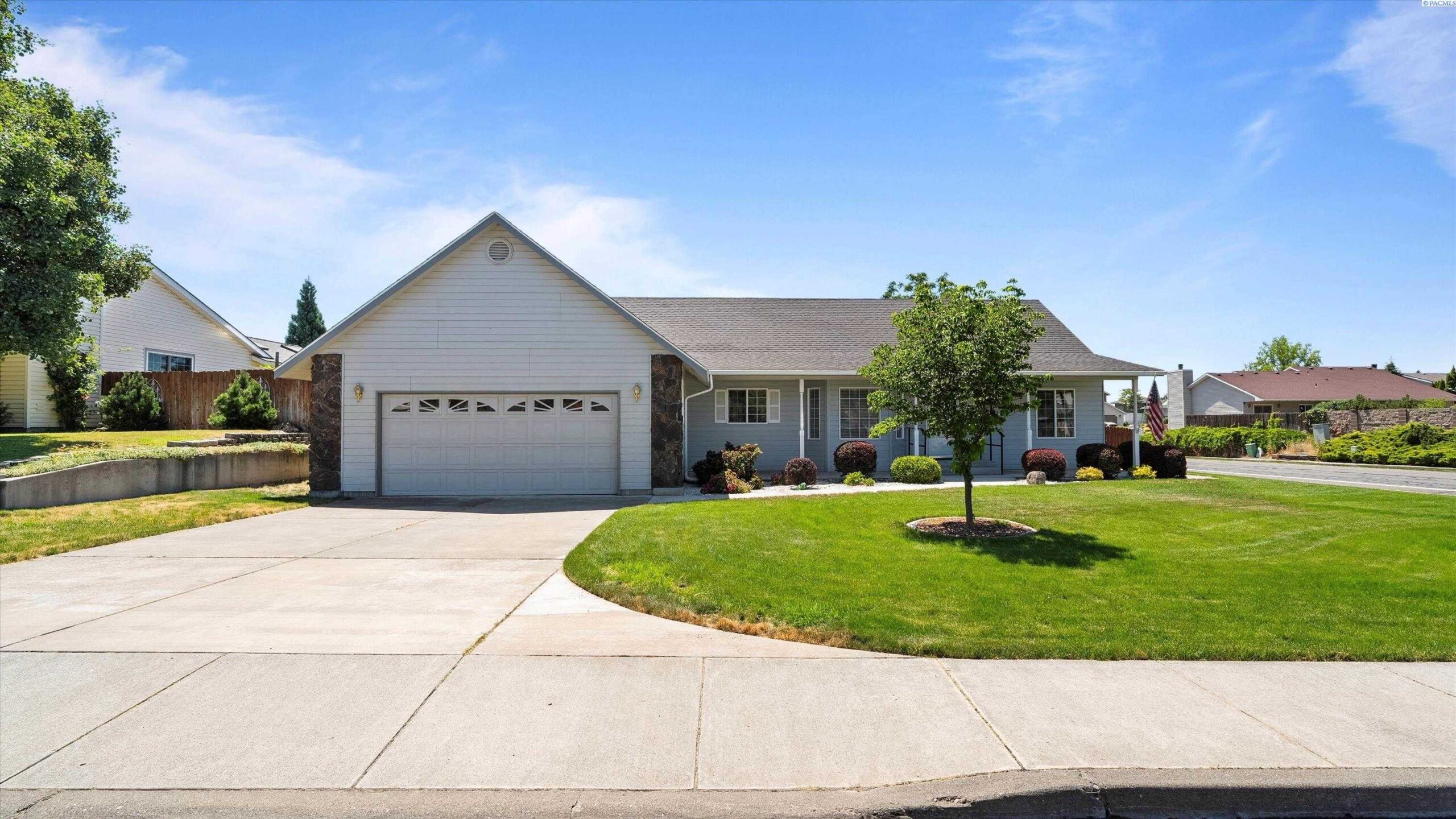 Photo of Newly Listed – 4318 Desert Place, Pasco, WA 99301