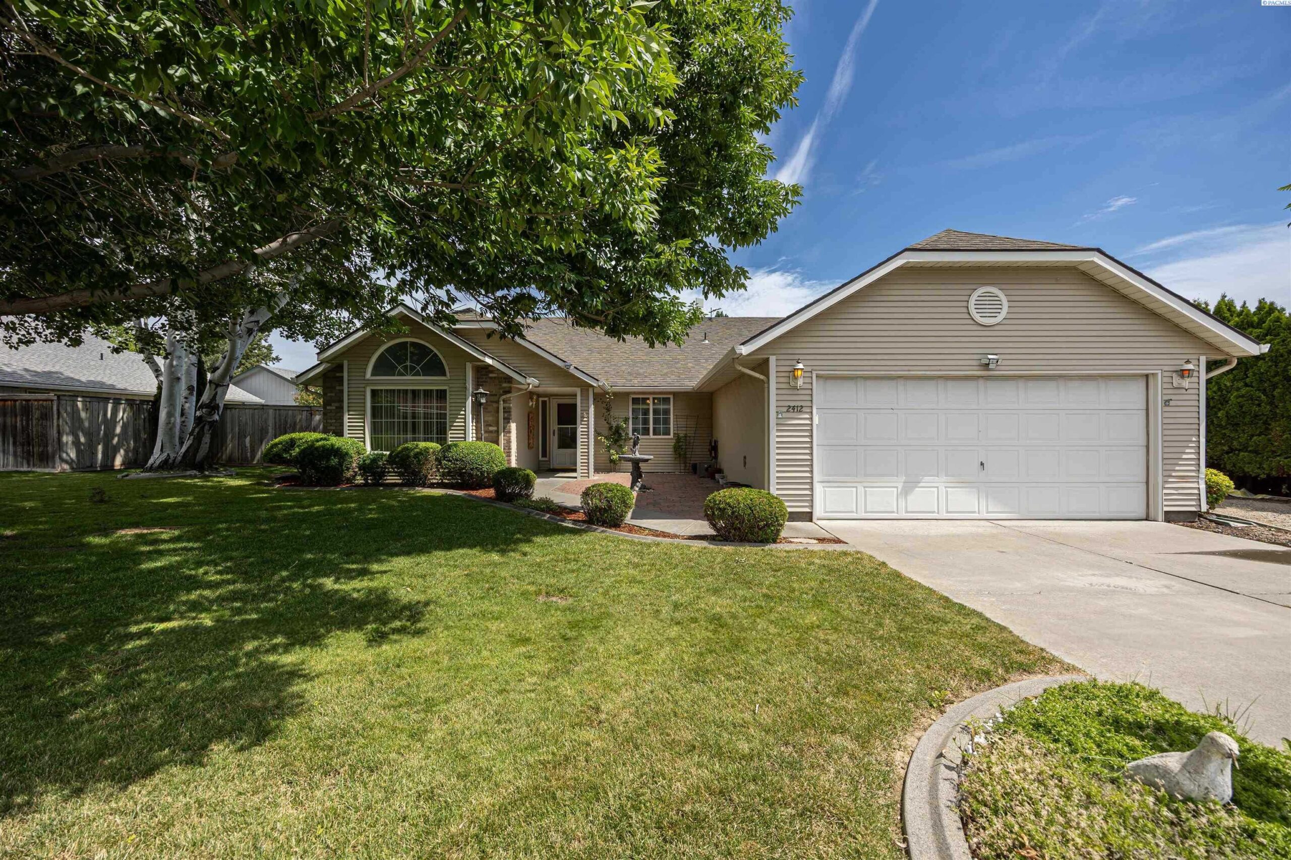 Photo of Newly Listed – 2412 W Klamath Ave., Kennewick, WA 99336