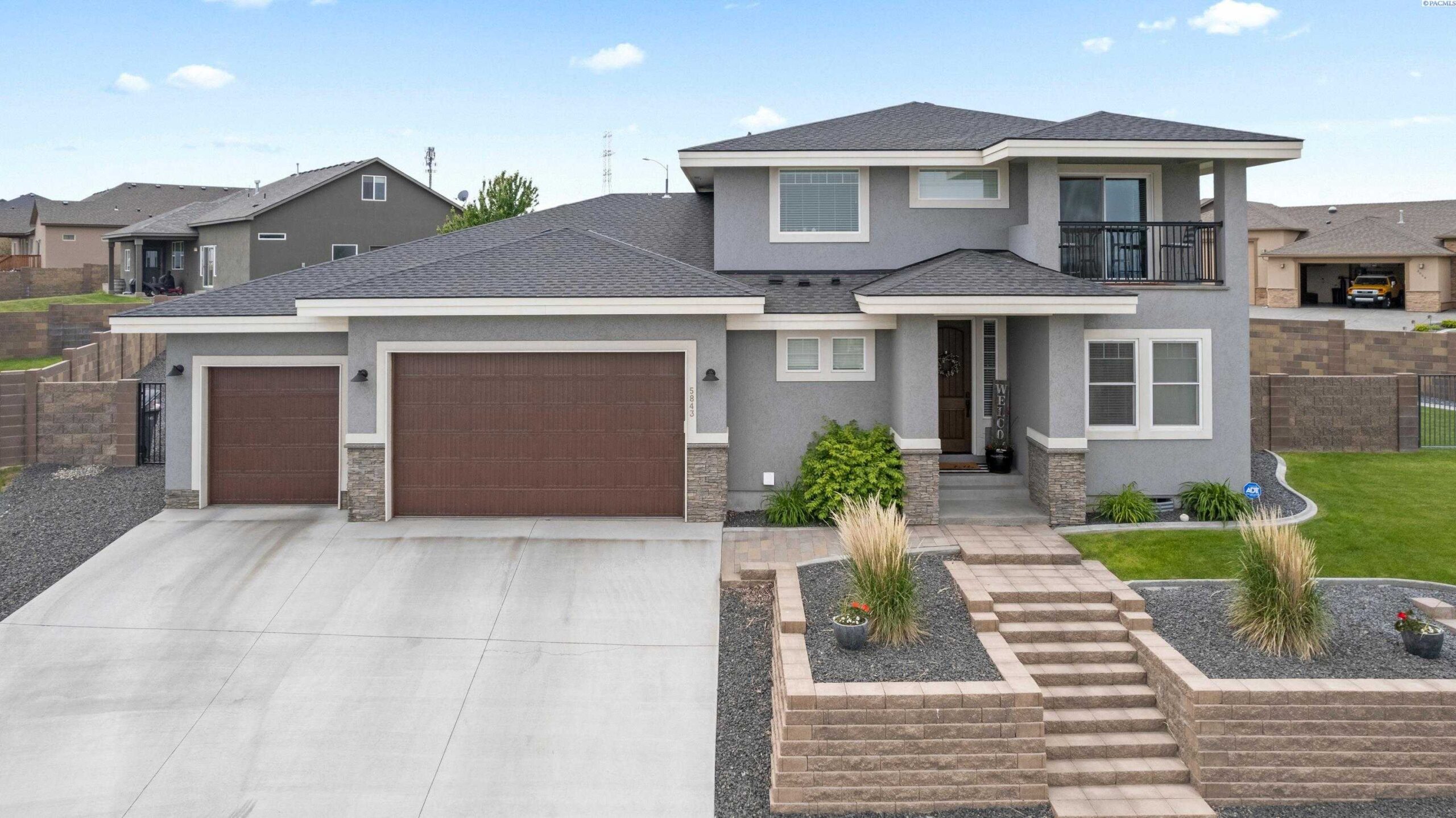Photo of Newly Listed – 5843 W 38th Court, Kennewick, WA 99338