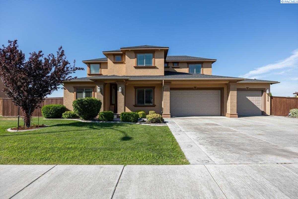 Photo of Newly Listed – 2338 W 50th Ave, Kennewick, WA 99337