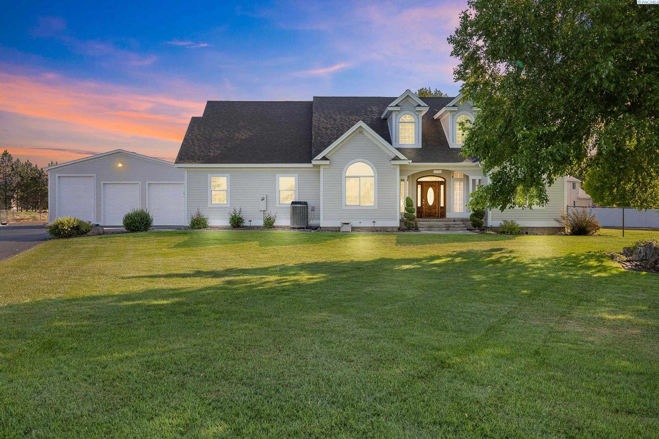 Photo of Newly Listed – 101304 N Billings Ct, West Richland, WA 99353