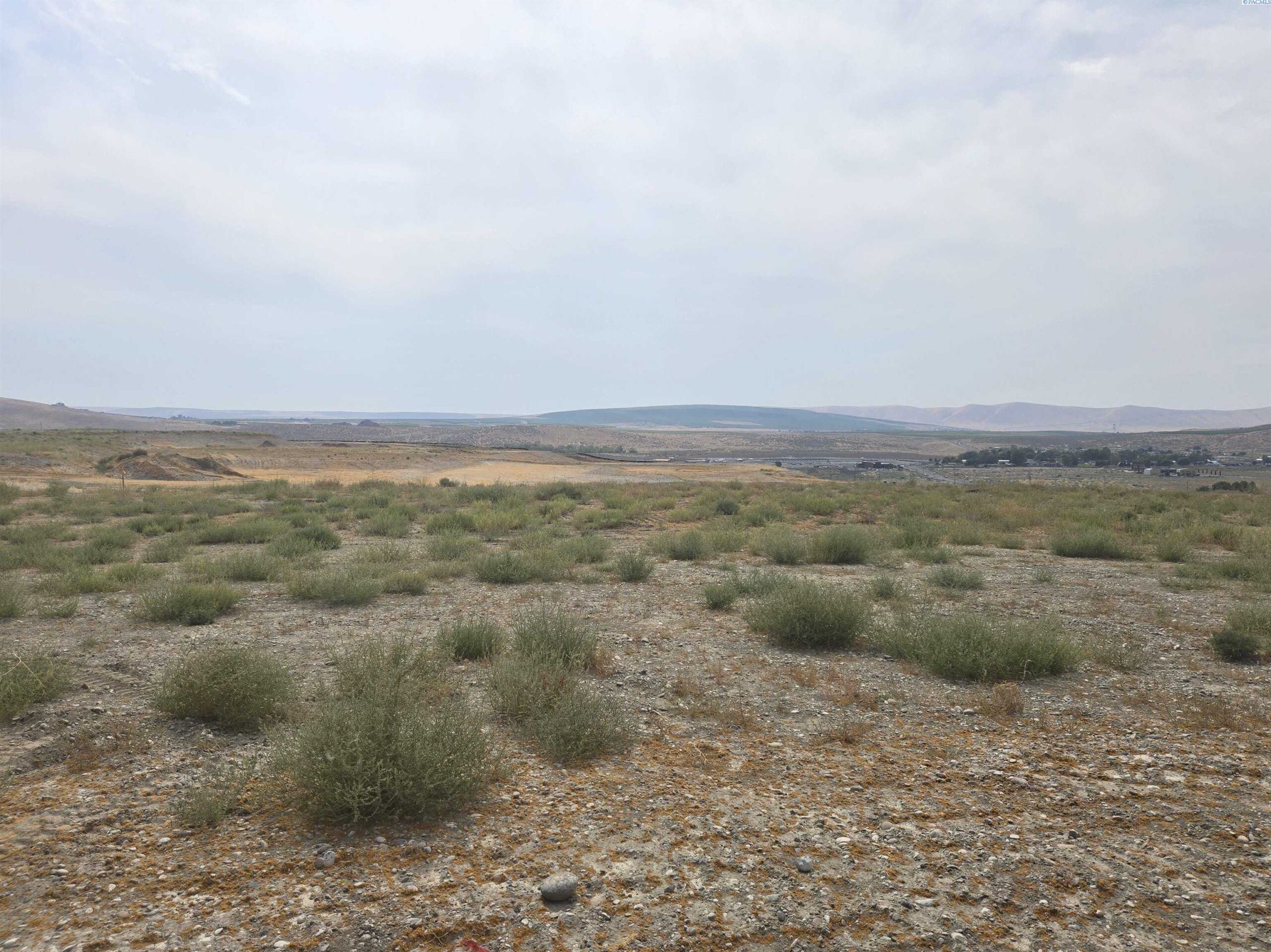 Photo of Newly Listed – 7103 Inca St., West Richland, WA 99353