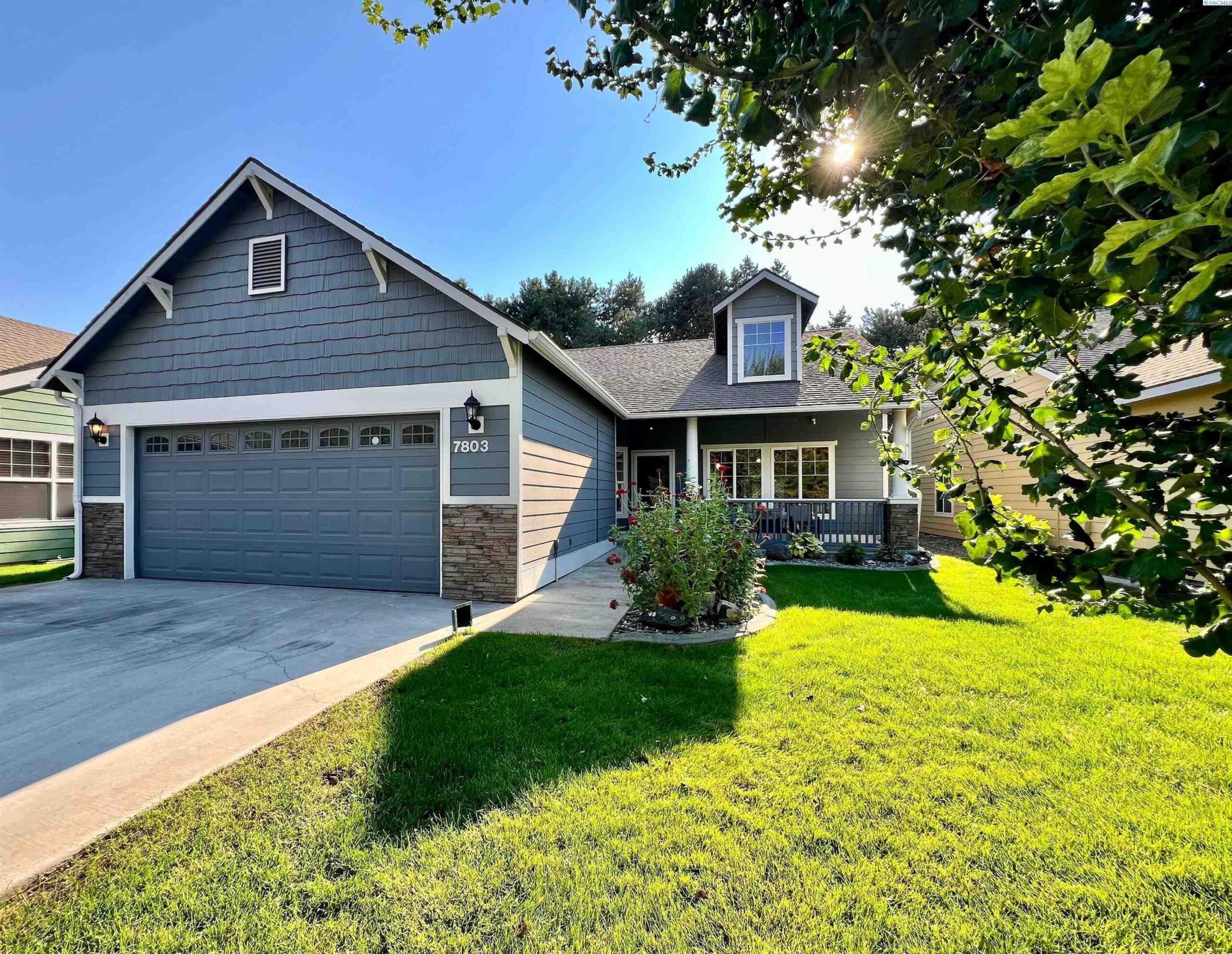 Photo of Newly Listed – 7803 W 20th Ave, Kennewick, WA 99338