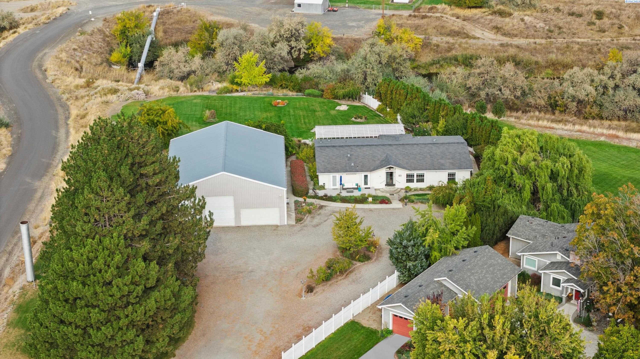 Photo of Newly Listed – 50 Pumping Plant Rd, Burbank, WA 99323