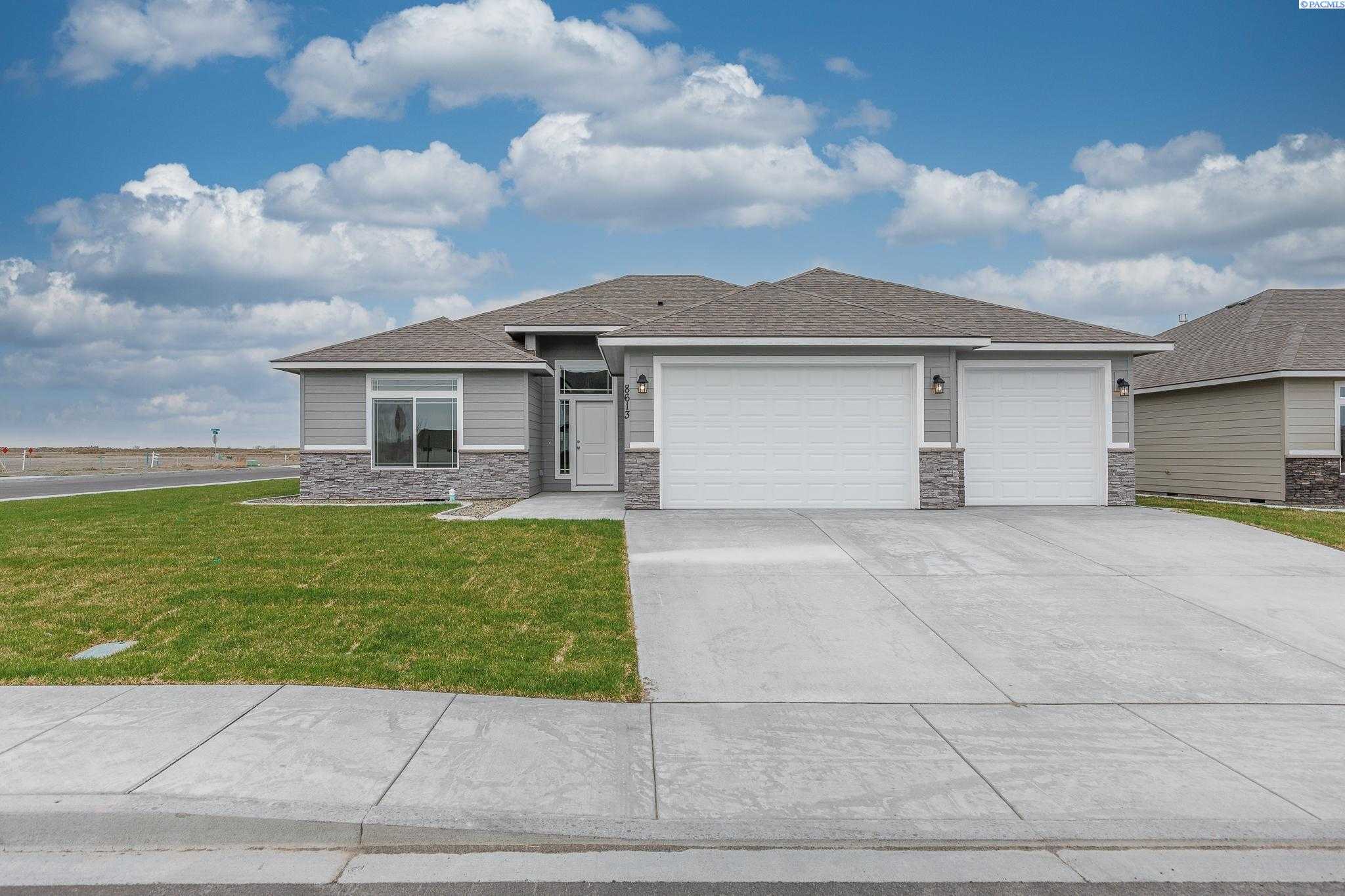 Photo of Newly Listed – 8705 Dusty Maiden Dr, Pasco, WA 99301