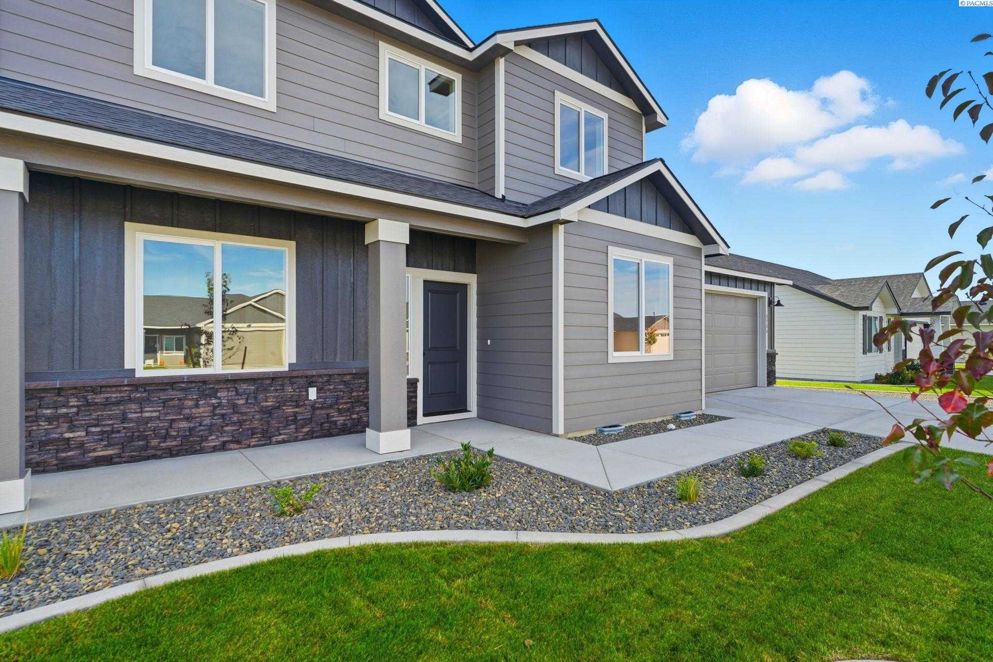 Photo of Newly Listed – 8806 Dusty Maiden Dr, Pasco, WA 99301