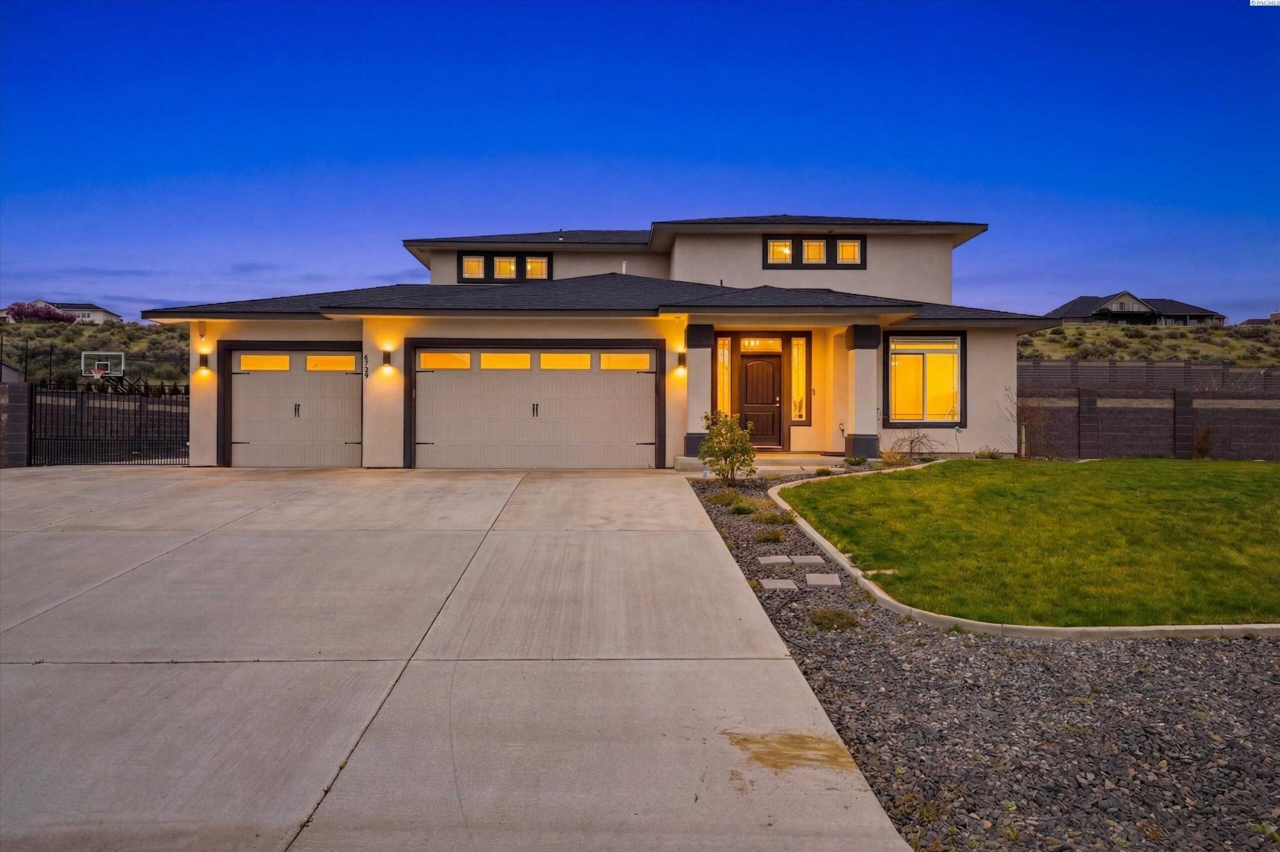 Photo of Newly Listed – 6729 Sandy Ridge Rd, Pasco, WA 99301