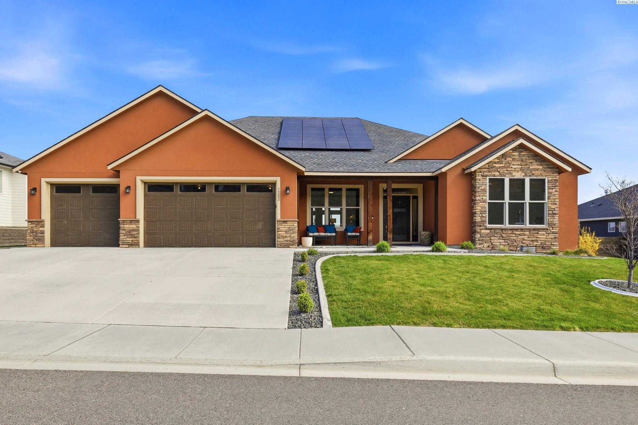 Photo of Newly Listed – 1282 Paige St, Richland, WA 99352