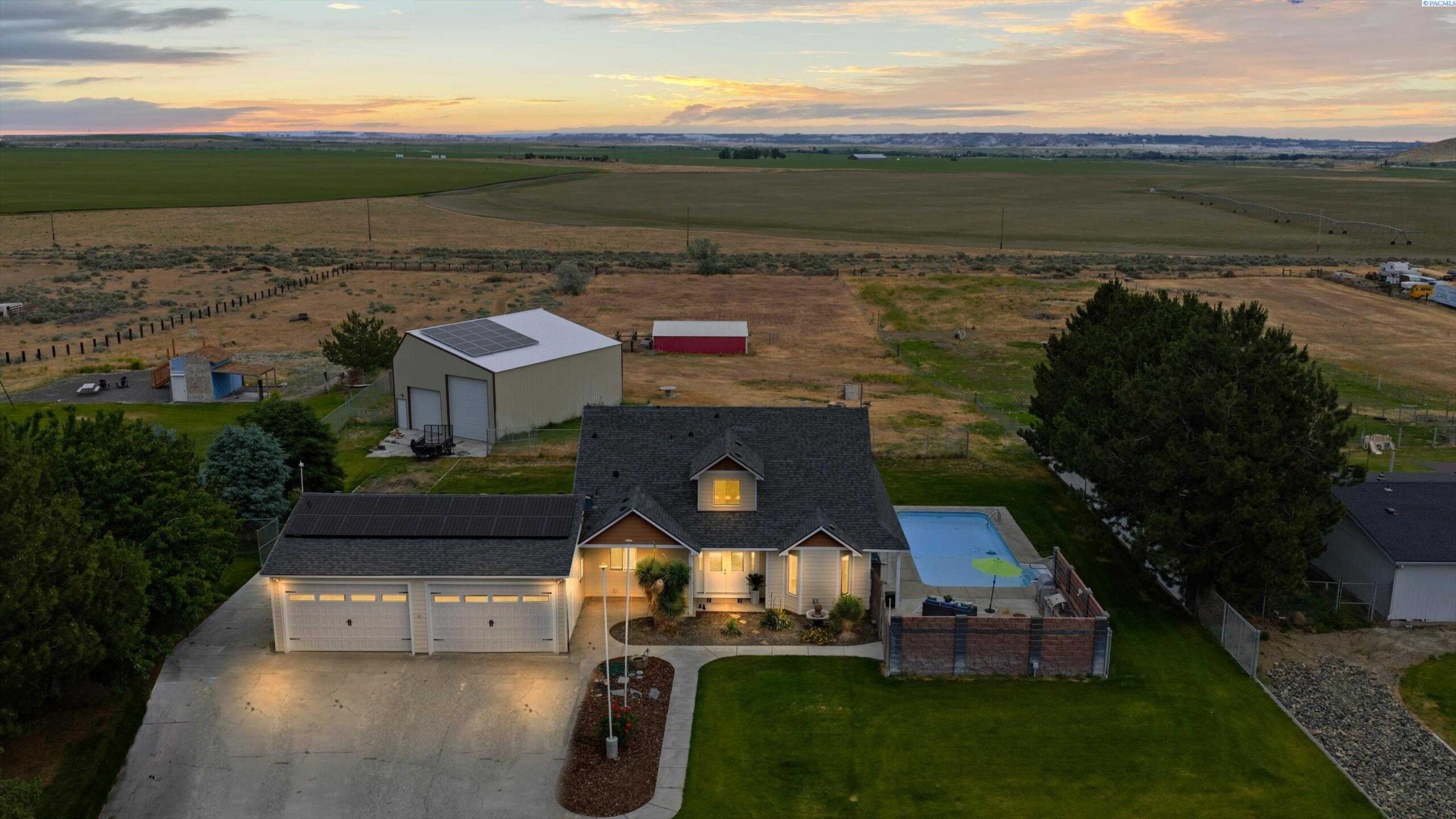 Photo of Newly Listed – 27504 E Ruppert Rd, Benton City, WA 99320