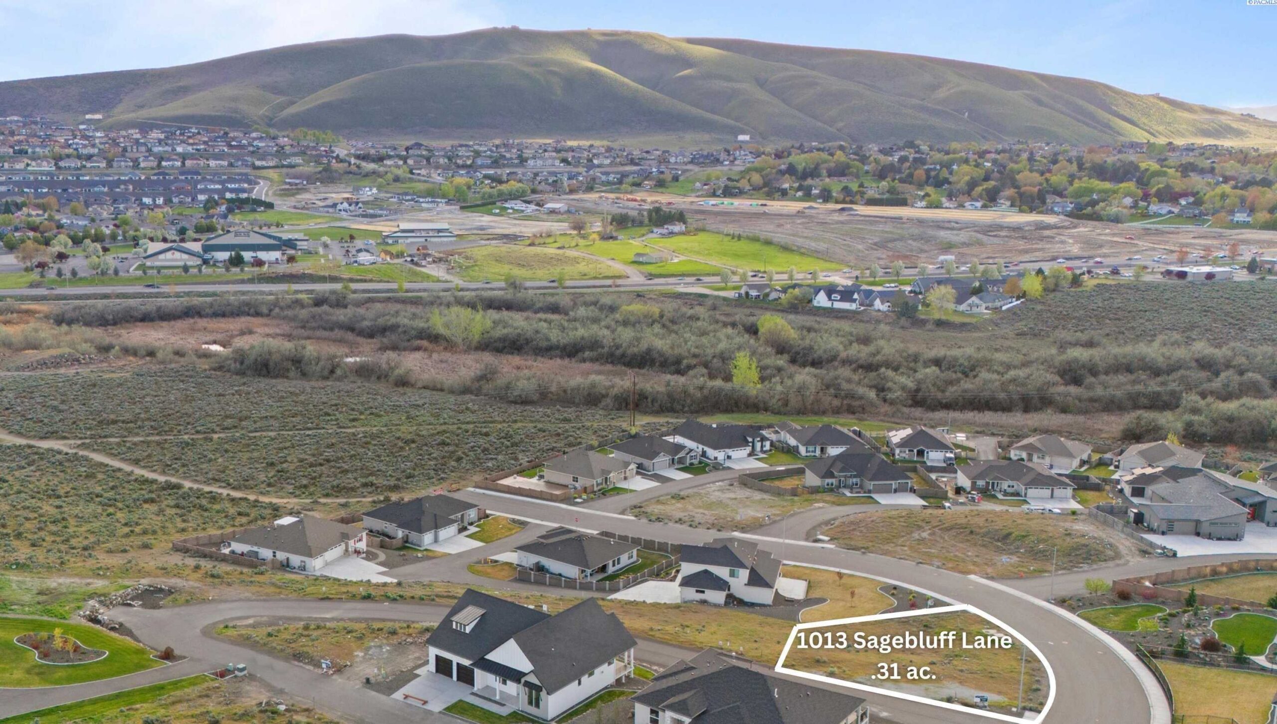Photo of Newly Listed – 1013 Sagebluff Lane, Richland, WA 99352
